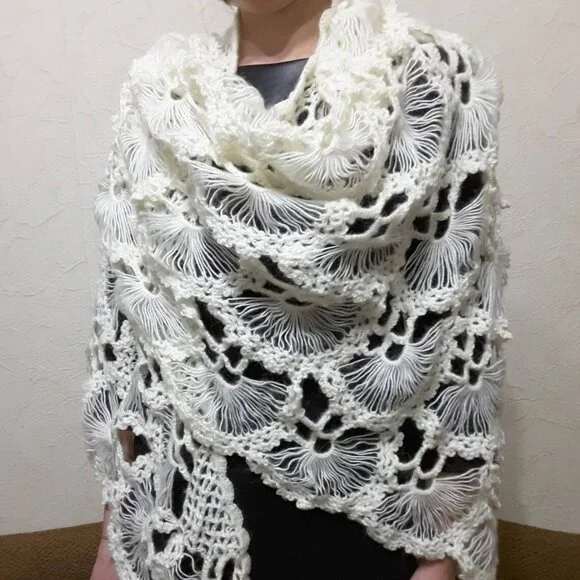 Handmade Crochet Lace Shawl Ivory Wrap - Picture 6 of 6